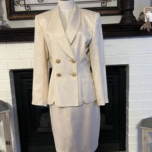 BEAUTIFUL Vintage Albert Nipon suit